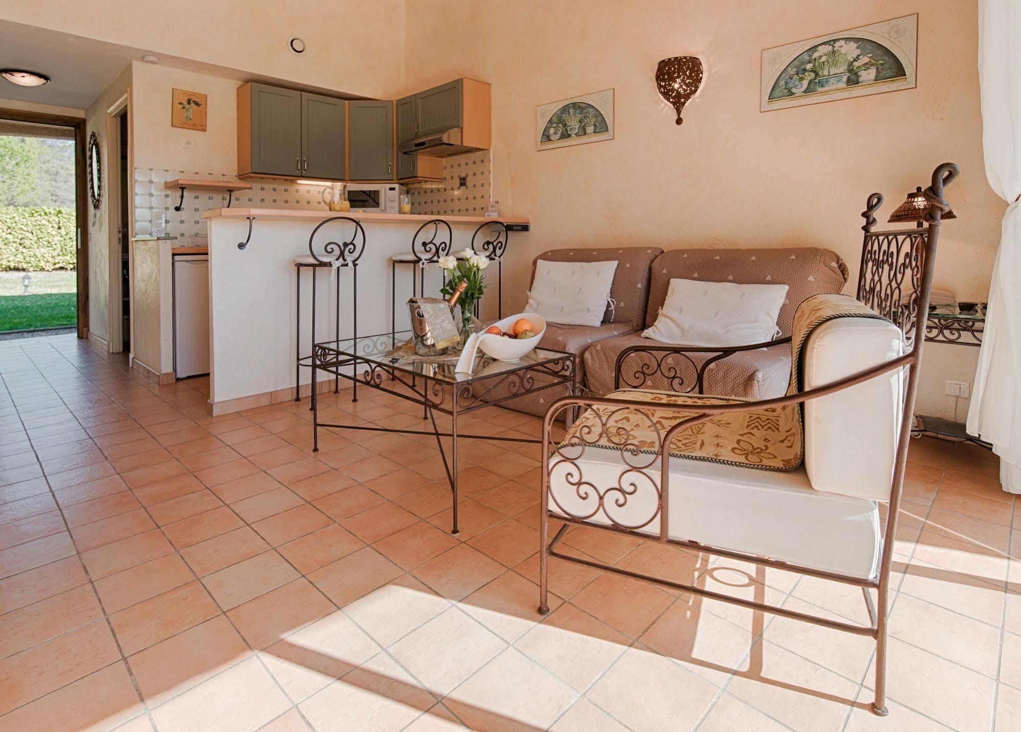 La Residence Du Moulin ตูร์เรสส์-ซัวร์-ลูป ภายนอก รูปภาพ